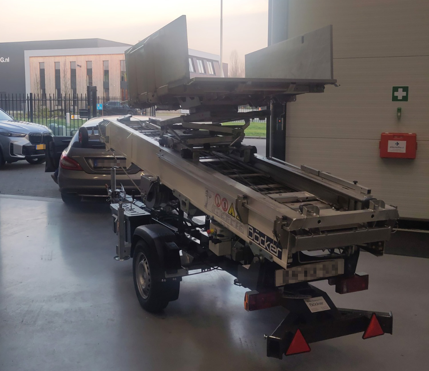 Abholung des neuen Außenlifts